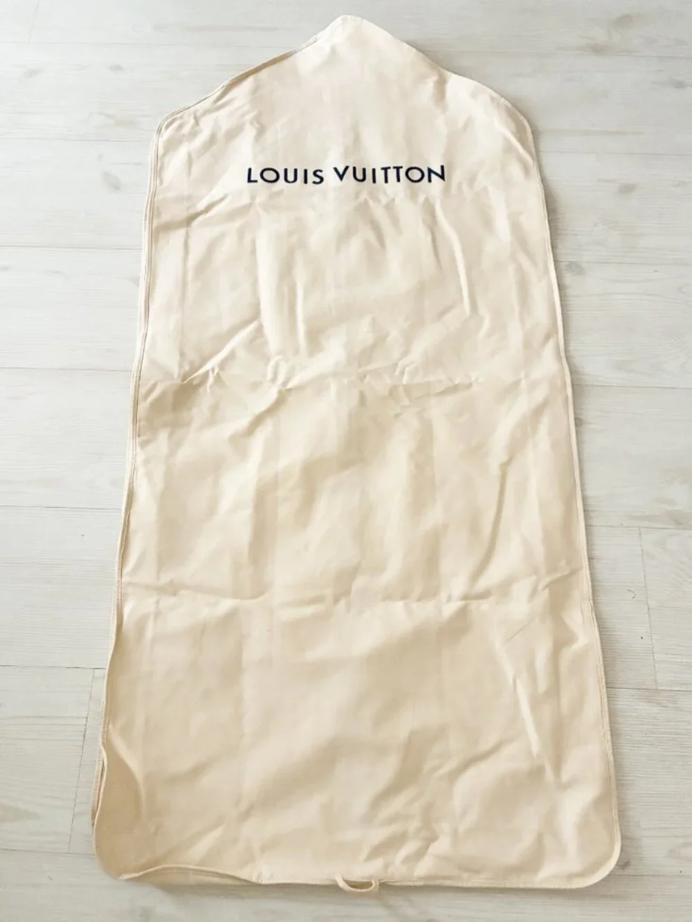 Authentic Louis Vuitton Cream Gusseted Garment Bag Cover 47.5”x23” Very Clean